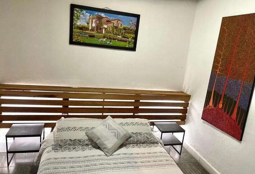 Pension Hostel Once Once