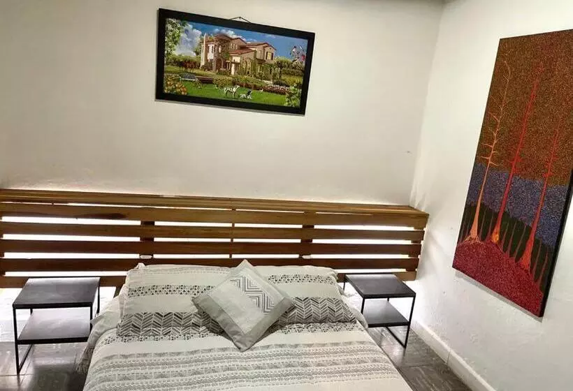 Majatalo Hostel Once Once