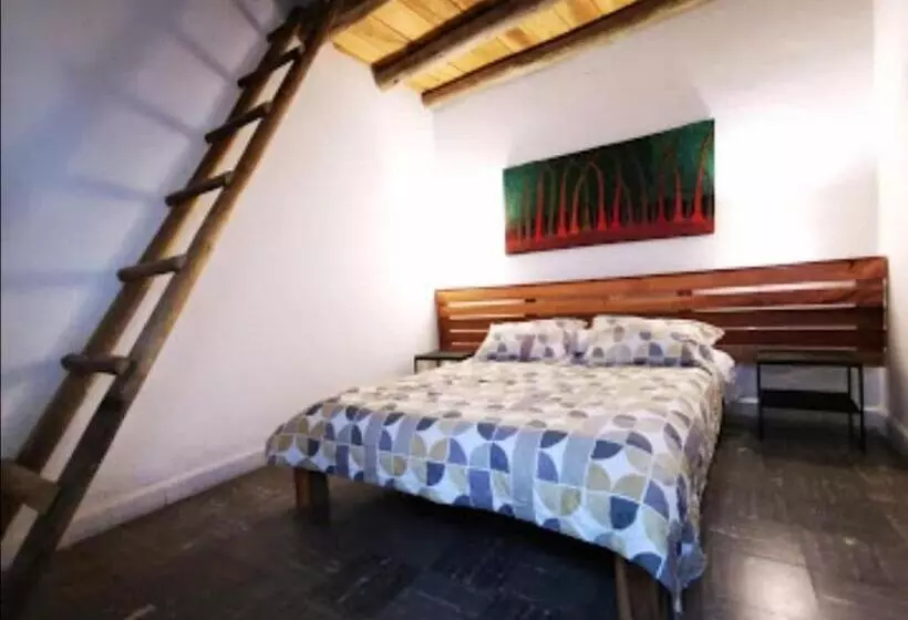 Majatalo Hostel Once Once