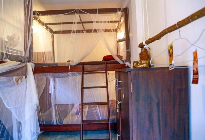 Herberge Chez Podi Surf Stay