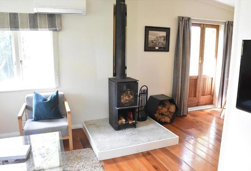 مبيت وإفطار Shy Cottage And Studio