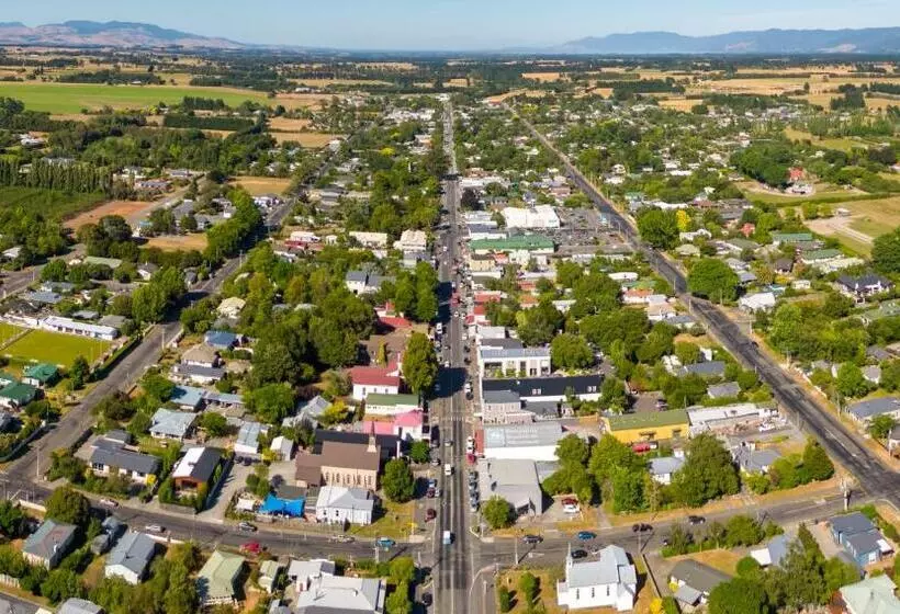 Aamiaismajoitus (B&B) Shy Cottage And Studio