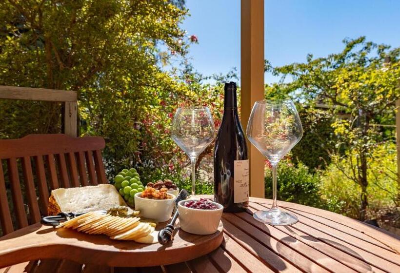 مبيت وإفطار Shy Cottage And Studio