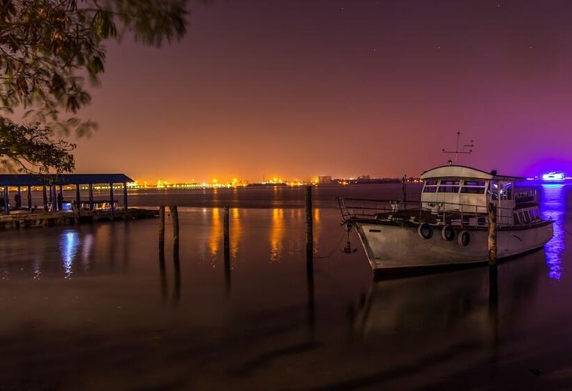 בית מלון כפרי Four Points By Sheraton Kochi Infopark