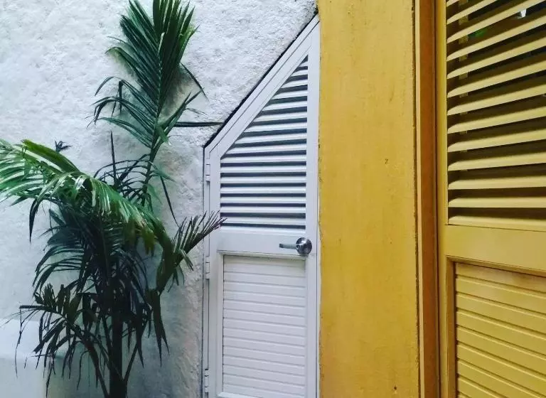 هتل La Caracola