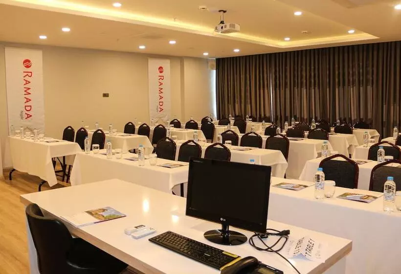 Hotelli Ramada By Wyndham Nigde