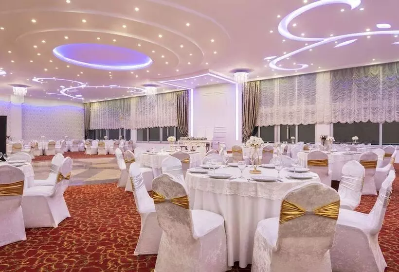 Hotelli Ramada By Wyndham Nigde