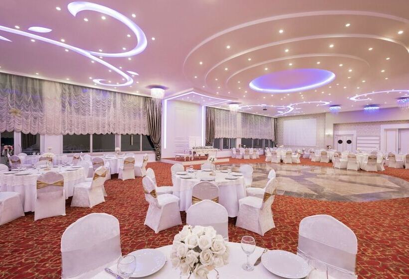 호텔 Ramada By Wyndham Nigde