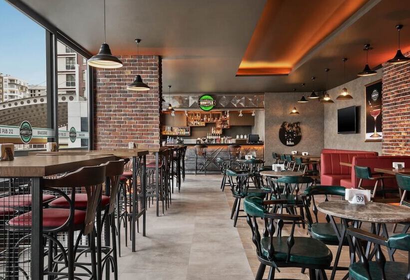 호텔 Ramada By Wyndham Nigde