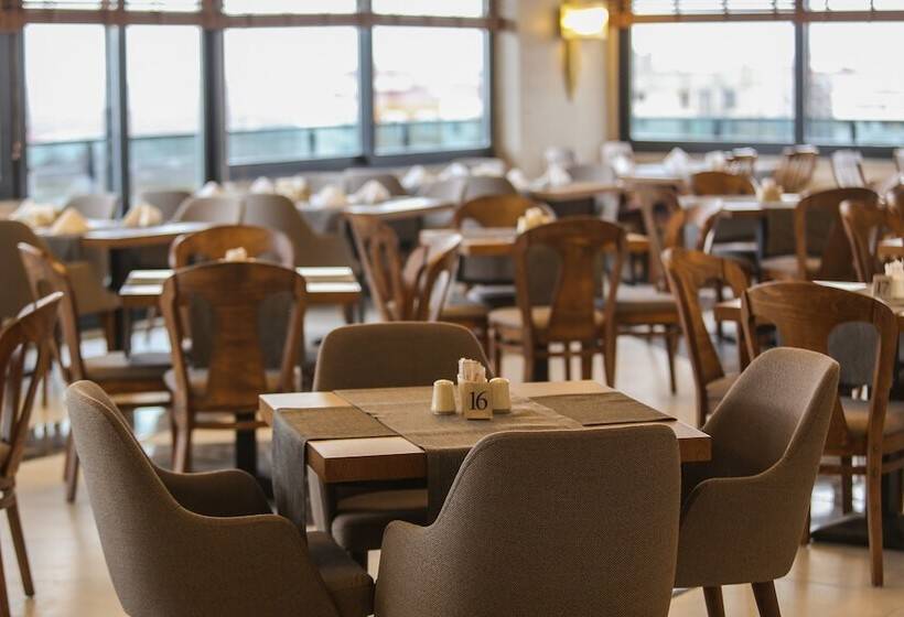 호텔 Ramada By Wyndham Nigde