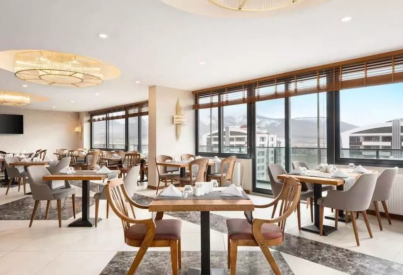 Hotelli Ramada By Wyndham Nigde