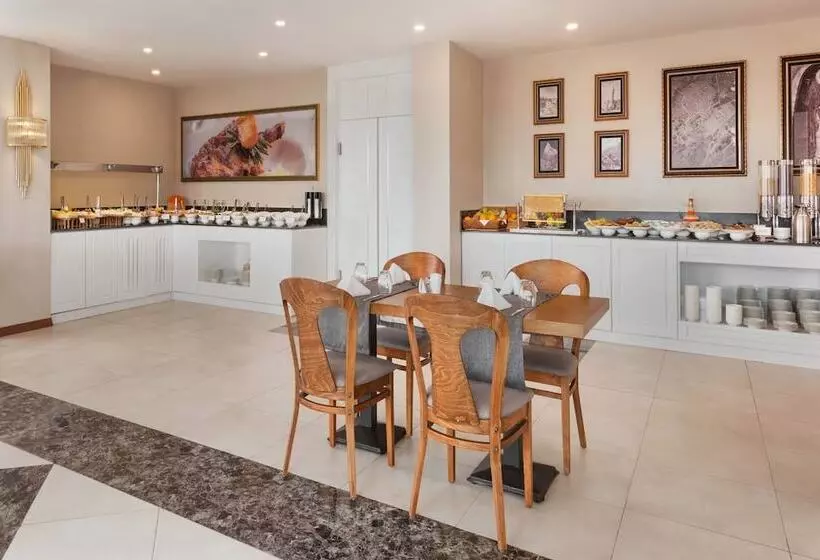 Hotelli Ramada By Wyndham Nigde