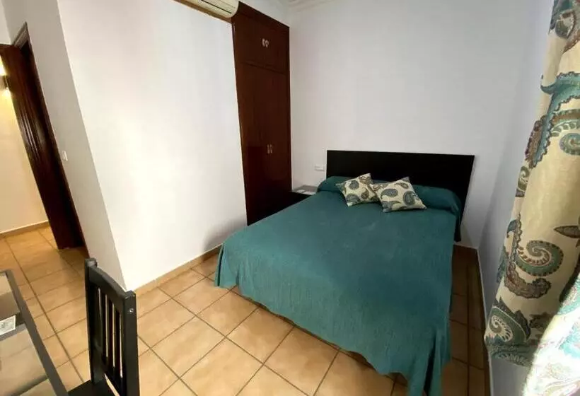 ペンション Hostal Mellizo