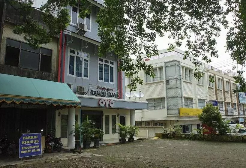 هتل Oyo 236 Penginapan Rumah Hijau