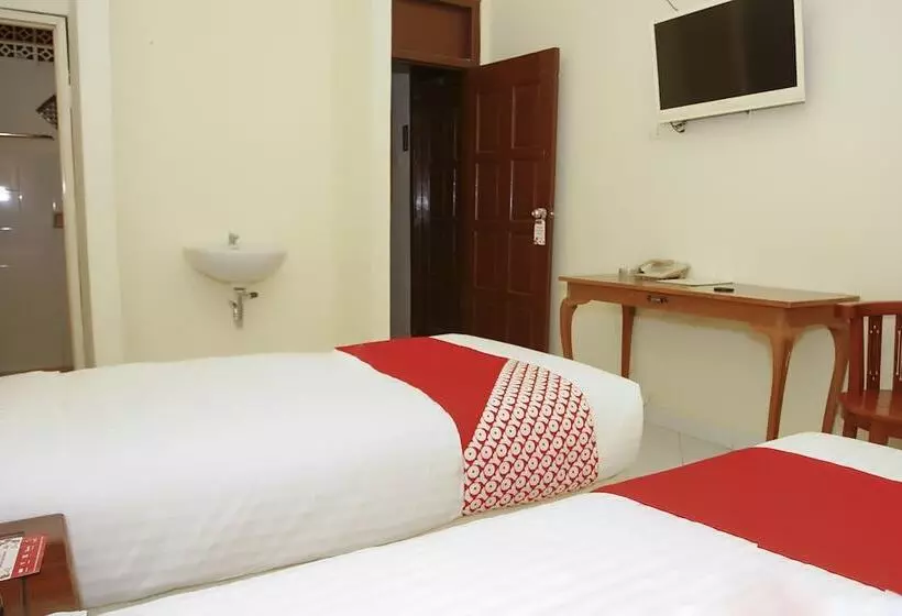 هتل Oyo 236 Penginapan Rumah Hijau