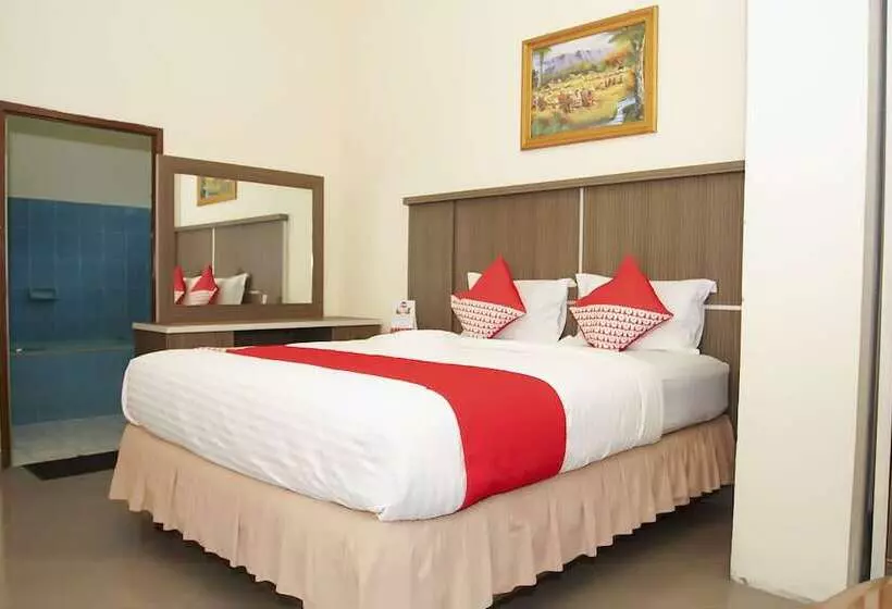 هتل Oyo 236 Penginapan Rumah Hijau