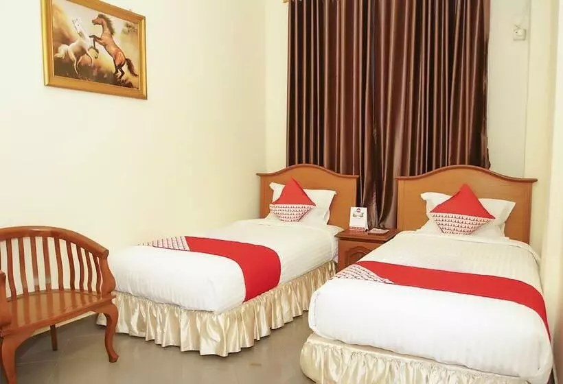 هتل Oyo 236 Penginapan Rumah Hijau