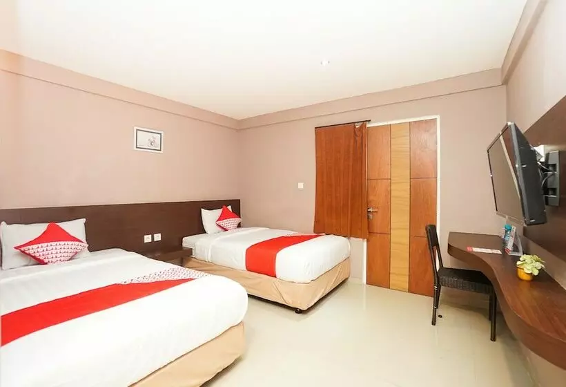ホテル O 98 Residence Near Petra Christian University