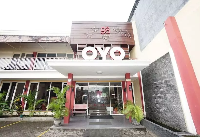 ホテル O 98 Residence Near Petra Christian University