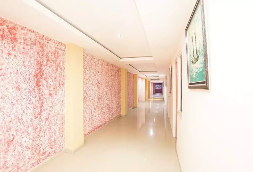ホテル O 98 Residence Near Petra Christian University