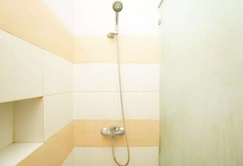 ホテル O 98 Residence Near Petra Christian University