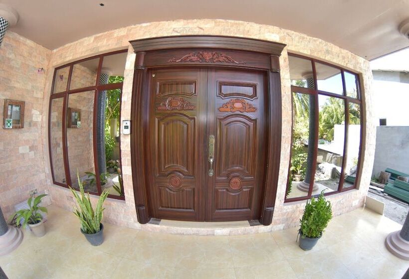 Pension Calyx Grand Fuvahmulah