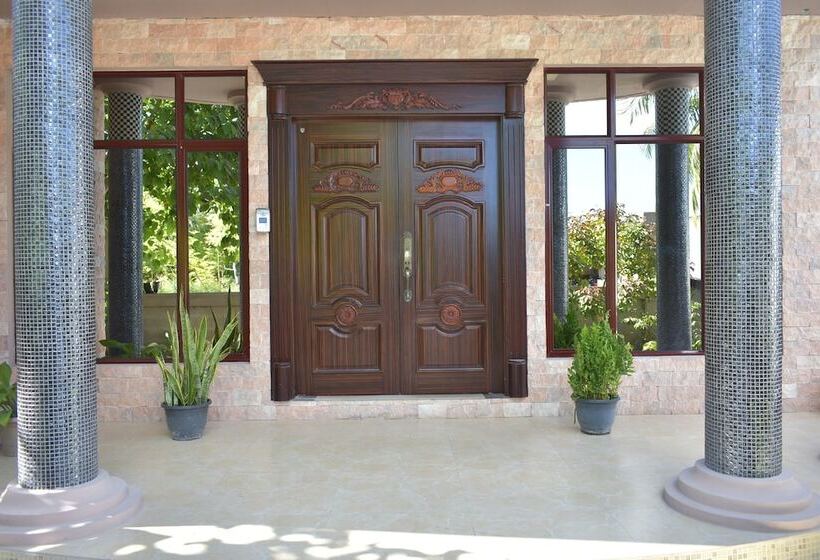 Pension Calyx Grand Fuvahmulah