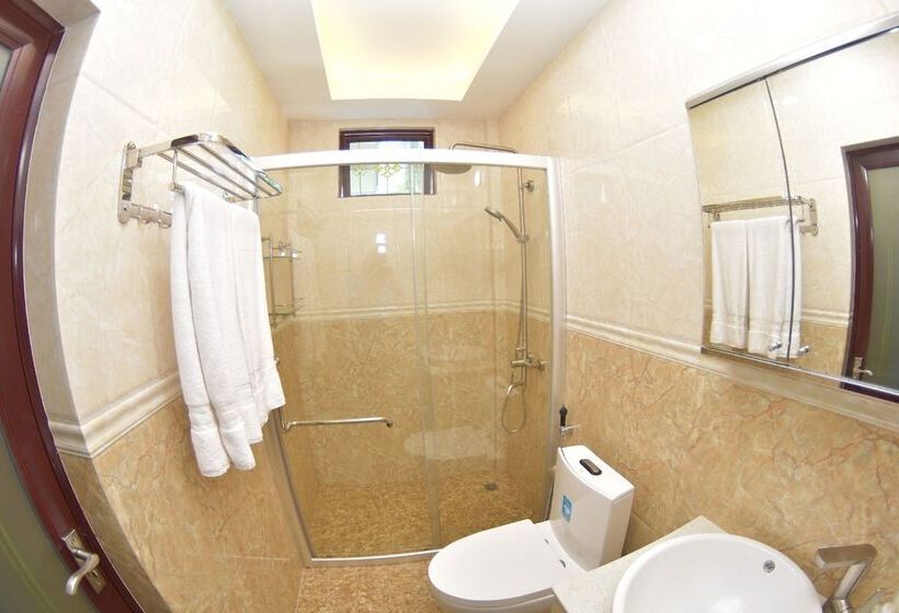 Pension Calyx Grand Fuvahmulah