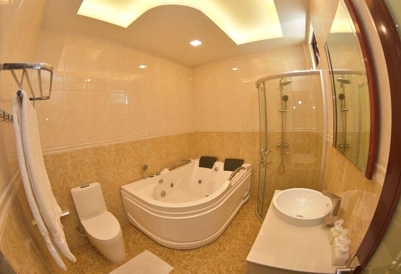 Pension Calyx Grand Fuvahmulah