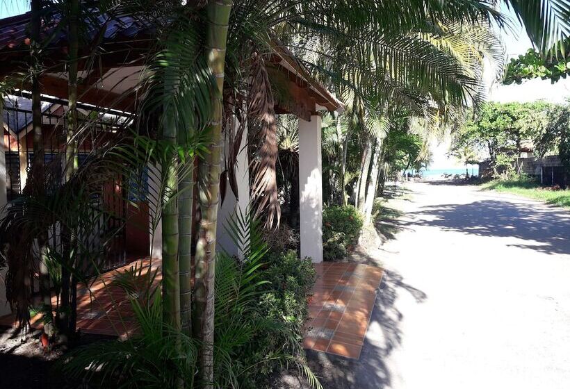 پانسیون Las Vibras Hostel