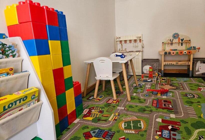 בית מלון כפרי Damme