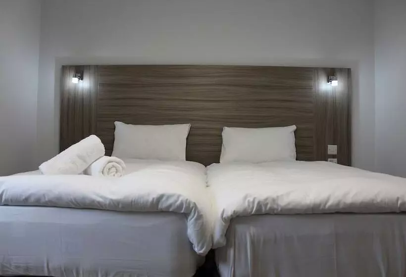 Sky Nights Hotel London Heathrow