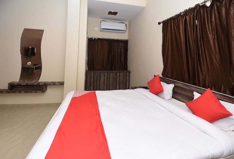 Oyo 23218 Hotel Laxmi Vridhi