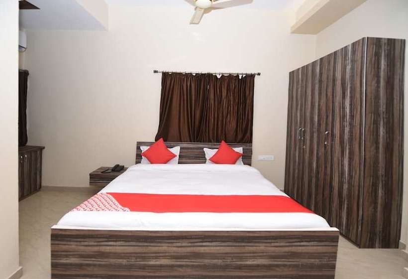 Oyo 23218 Hotel Laxmi Vridhi