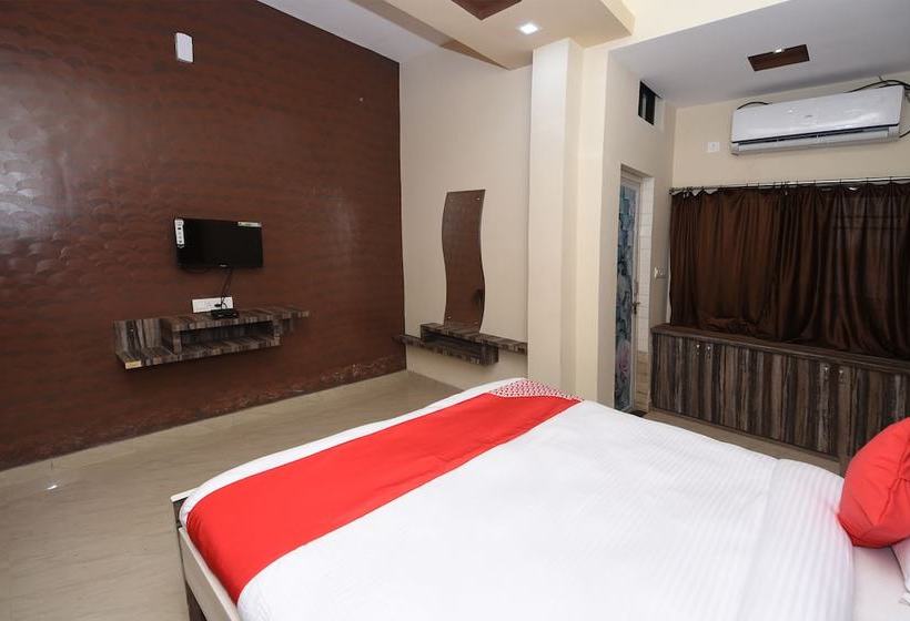 Oyo 23218 Hotel Laxmi Vridhi