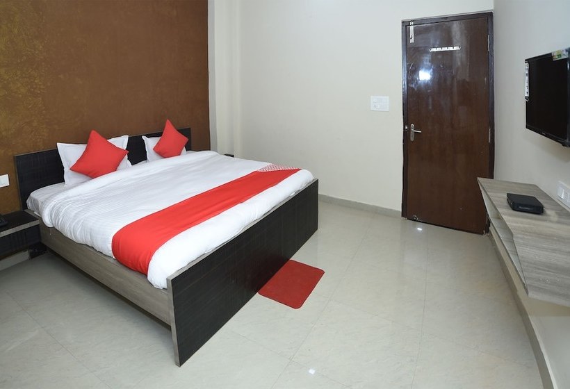 Oyo 23218 Hotel Laxmi Vridhi