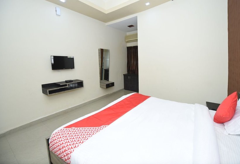 Oyo 23218 Hotel Laxmi Vridhi