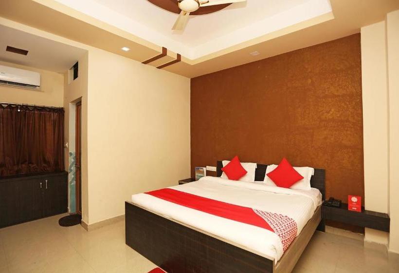 Oyo 23218 Hotel Laxmi Vridhi