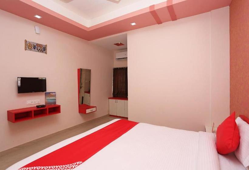 Oyo 23218 Hotel Laxmi Vridhi