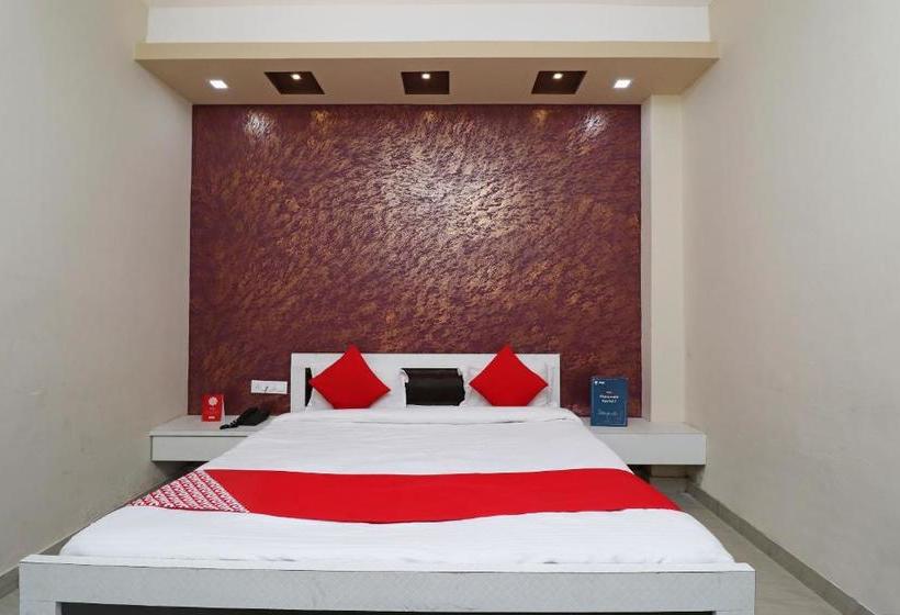 Oyo 23218 Hotel Laxmi Vridhi