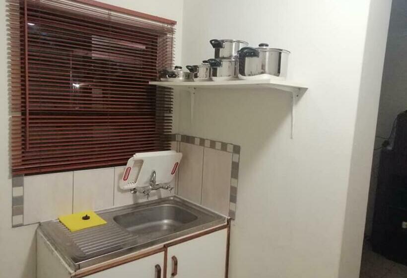 הוסטל Garden Route Stay