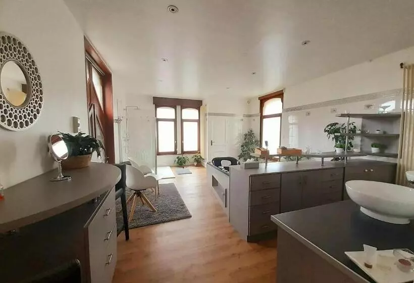 ベッドアンドブレックファースト Le Manoir De La Mantille