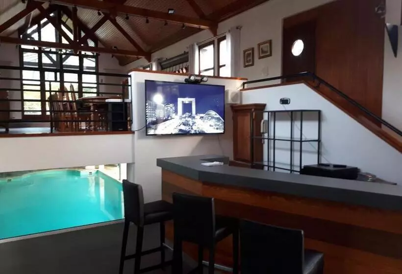 ベッドアンドブレックファースト Le Manoir De La Mantille