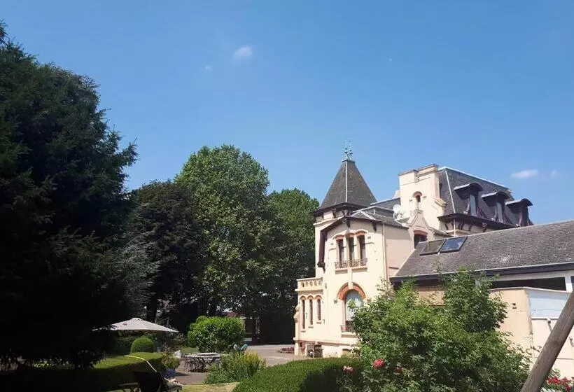 ベッドアンドブレックファースト Le Manoir De La Mantille