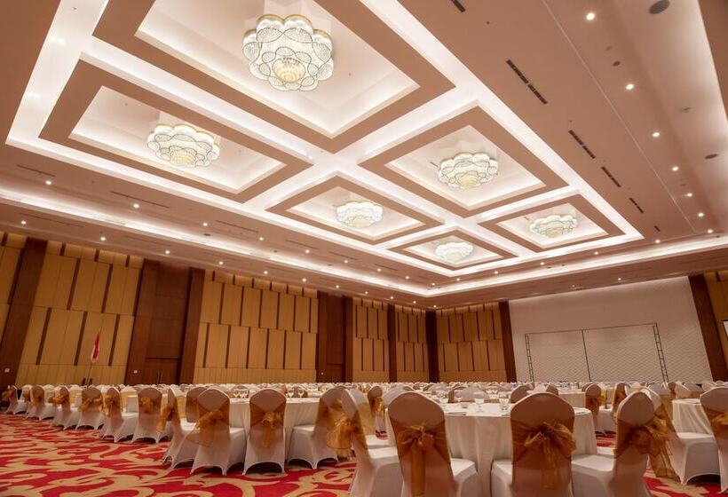 Avenzel Hotel & Convention Cibubur