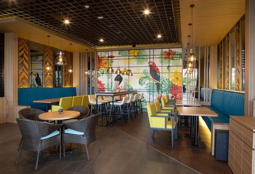 Avenzel Hotel & Convention Cibubur