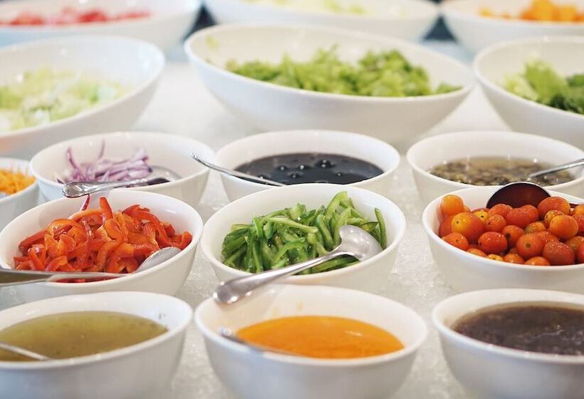 Avenzel Hotel & Convention Cibubur