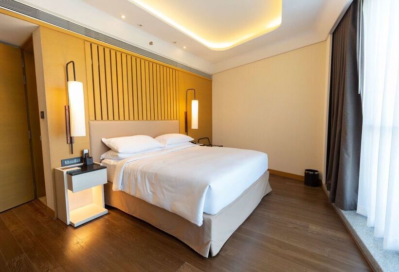 هتل Doubletree By Hilton Ahmedabad