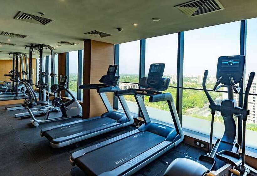 Hotel Doubletree By Hilton Ahmedabad