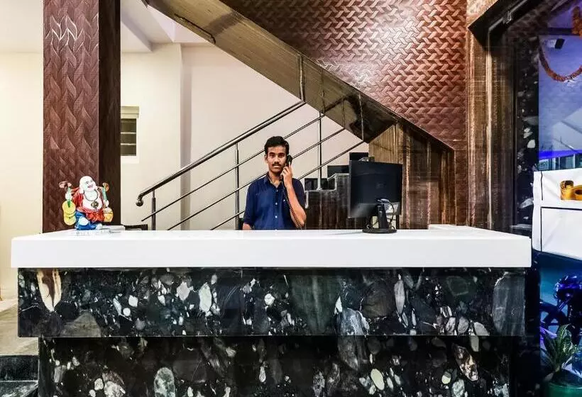 هتل The Elite Inn